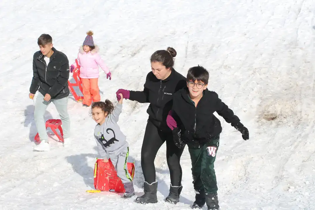 Davraz Kayak Merkezi'ne 2 Haftada 100 Bin Ziyaretçi! 7